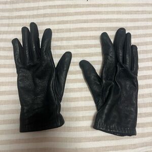 Elegant Black Leather Gloves